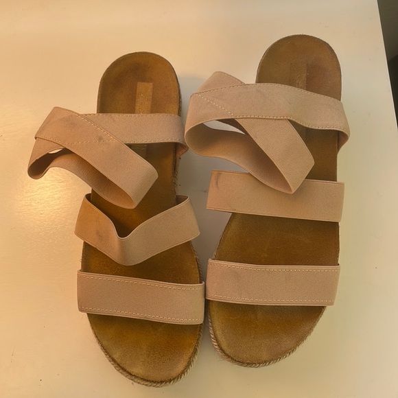 Steve Madden 9.5 - Picture 1 of 3